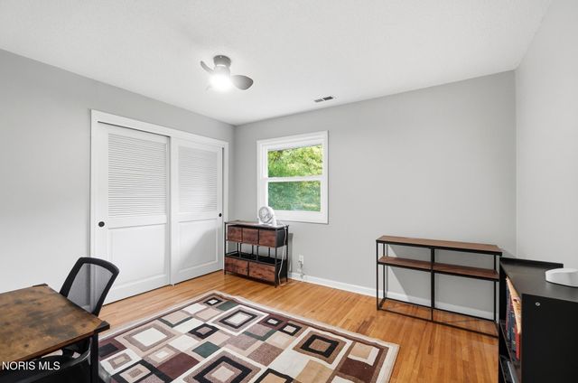 28 N Centennial Road, Holland, OH 43528