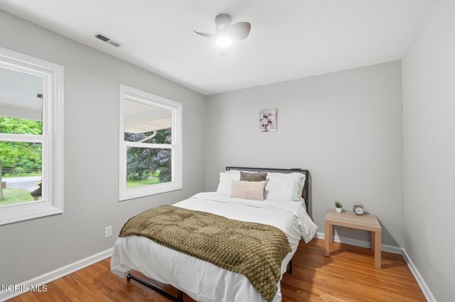 28 N Centennial Road, Holland, OH 43528
