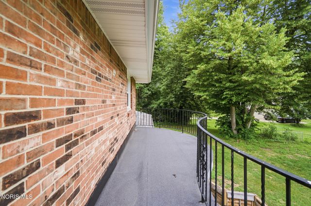 28 N Centennial Road, Holland, OH 43528