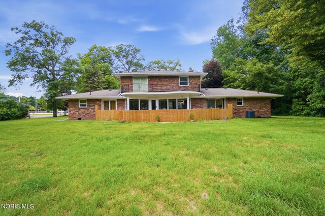 28 N Centennial Road, Holland, OH 43528