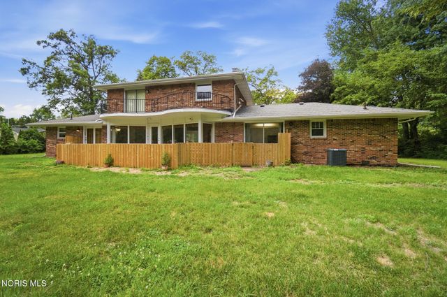 28 N Centennial Road, Holland, OH 43528