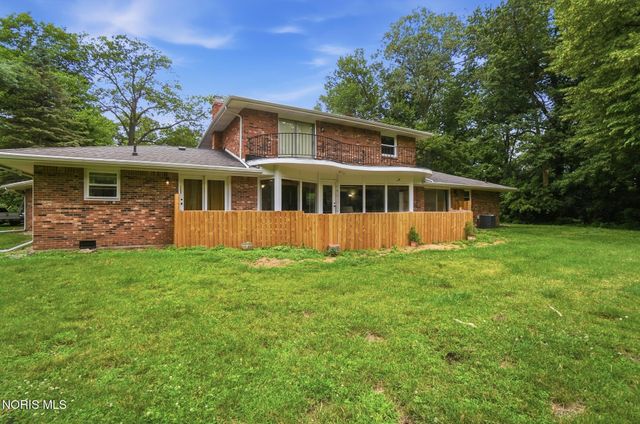 28 N Centennial Road, Holland, OH 43528