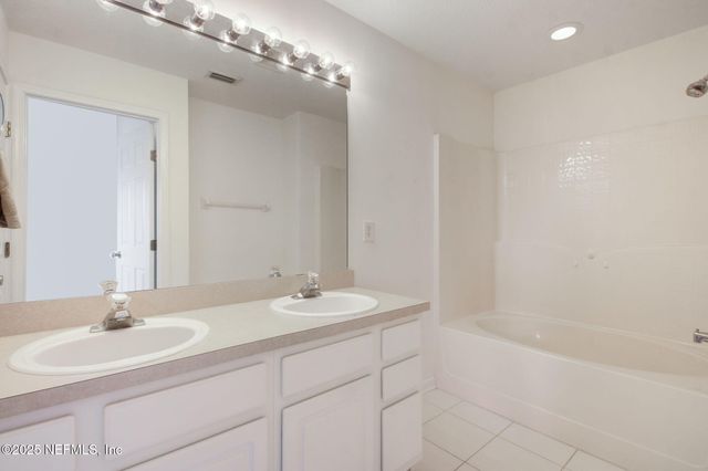 7554 RED CRANE Lane, Jacksonville, FL 32256