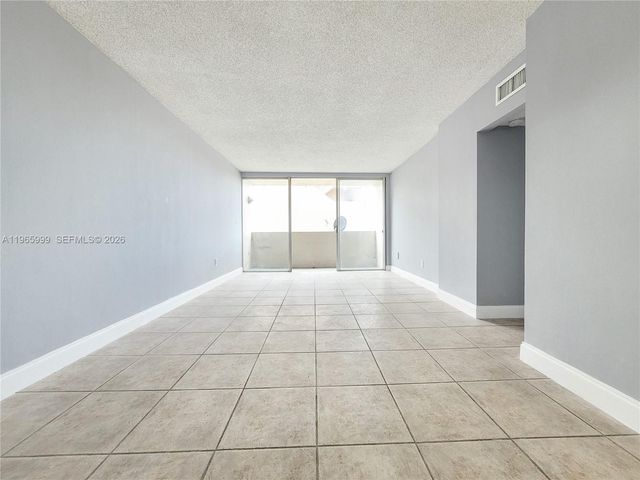 816 NW 87th Ave 305, Miami, FL 33172