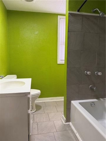 1204 N 8th Street, St Joseph, MO 64505