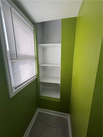 1204 N 8th Street, St Joseph, MO 64505