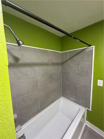 1204 N 8th Street, St Joseph, MO 64505