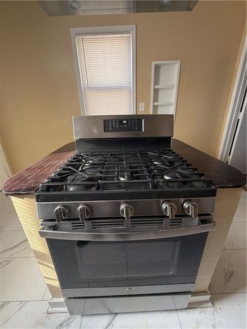 1204 N 8th Street, St Joseph, MO 64505