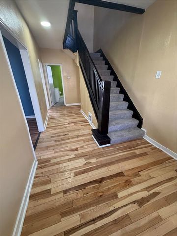 1204 N 8th Street, St Joseph, MO 64505