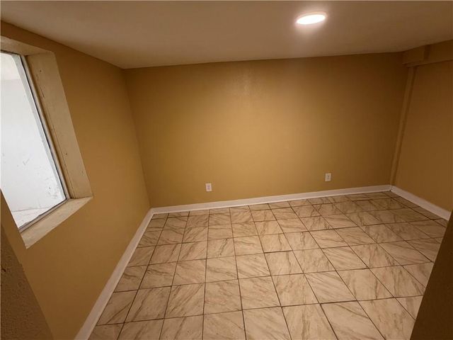 1204 N 8th Street, St Joseph, MO 64505