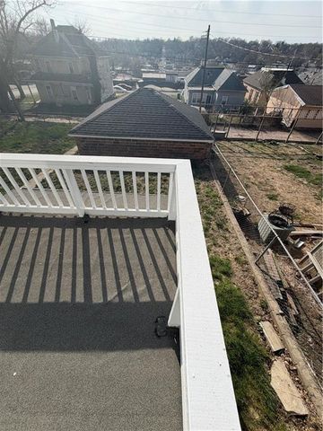 1204 N 8th Street, St Joseph, MO 64505