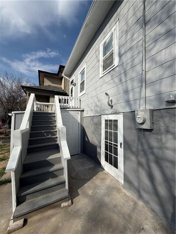 1204 N 8th Street, St Joseph, MO 64505