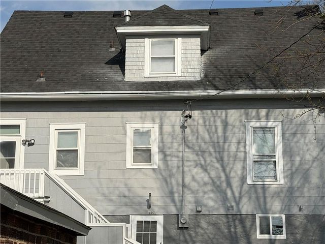 1204 N 8th Street, St Joseph, MO 64505