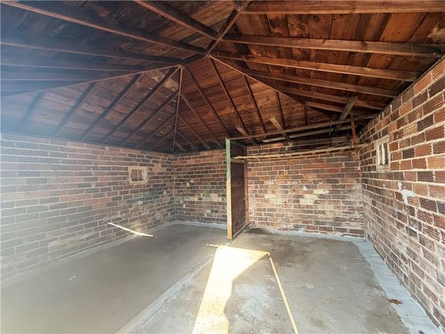 1204 N 8th Street, St Joseph, MO 64505