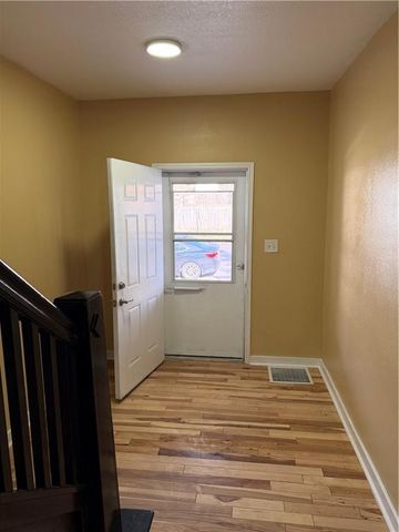 1204 N 8th Street, St Joseph, MO 64505