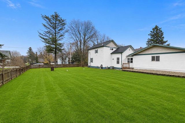 3613 County O Road, Cambridge, WI 53523