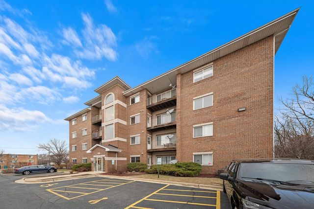941 N Swift Road 302, Addison, IL 60101