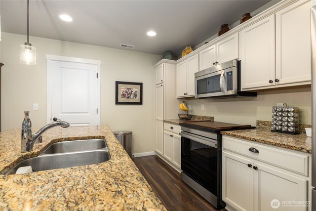 900 Crested Butte Boulevard, Mount Vernon, WA 98273