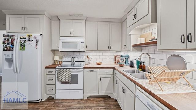 163 Conway Drive, Jesup, GA 31545