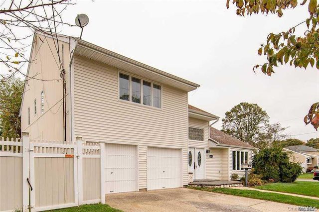 4025 Boston Avenue, Seaford, NY 11783