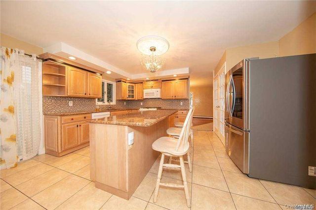 4025 Boston Avenue, Seaford, NY 11783