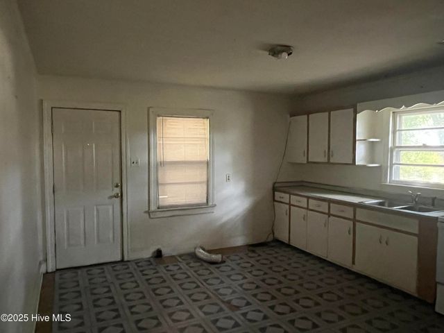 912 N Madison Avenue, Goldsboro, NC 27530