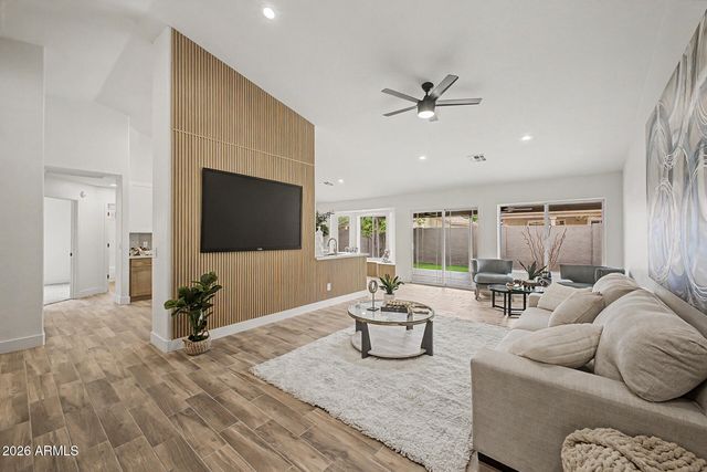 8382 S MILL Avenue, Tempe, AZ 85284