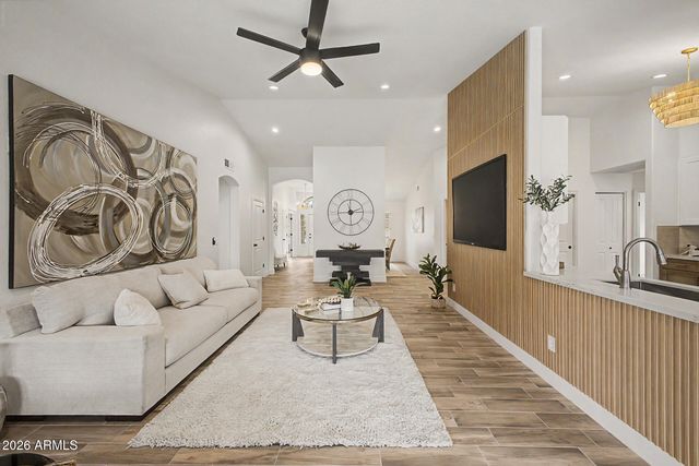 8382 S MILL Avenue, Tempe, AZ 85284
