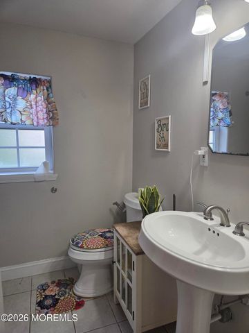 211 Magnolia Avenue, Toms River, NJ 08757
