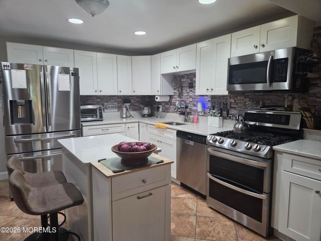 211 Magnolia Avenue, Toms River, NJ 08757