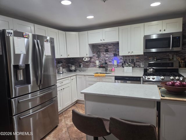211 Magnolia Avenue, Toms River, NJ 08757