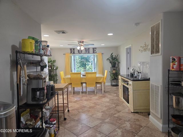 211 Magnolia Avenue, Toms River, NJ 08757