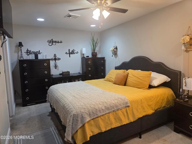 211 Magnolia Avenue, Toms River, NJ 08757