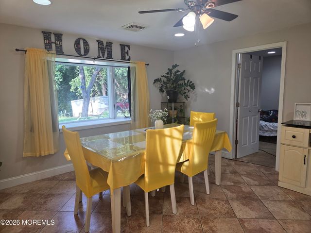 211 Magnolia Avenue, Toms River, NJ 08757