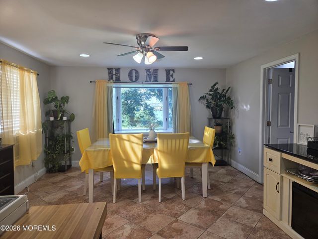 211 Magnolia Avenue, Toms River, NJ 08757
