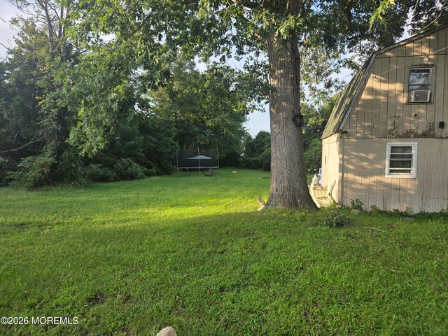 211 Magnolia Avenue, Toms River, NJ 08757