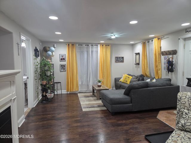 211 Magnolia Avenue, Toms River, NJ 08757