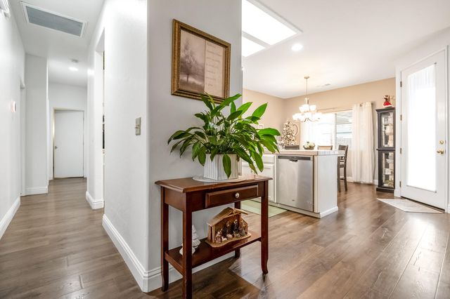 1833 Arneis Avenue, Tulare, CA 93274