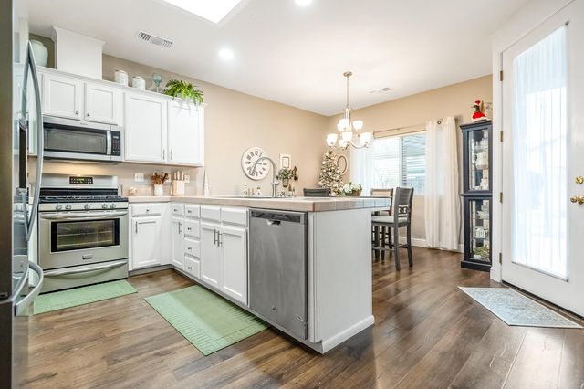 1833 Arneis Avenue, Tulare, CA 93274