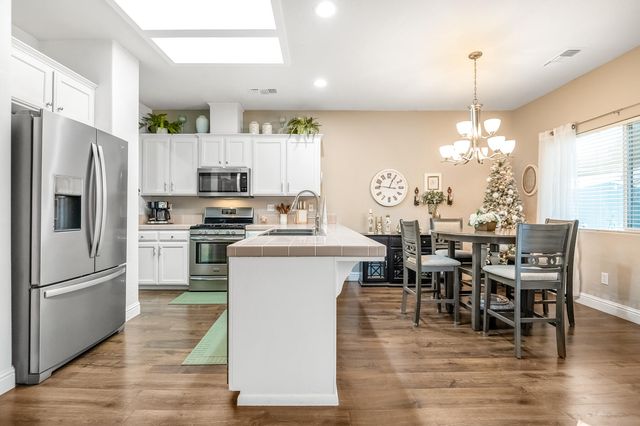 1833 Arneis Avenue, Tulare, CA 93274