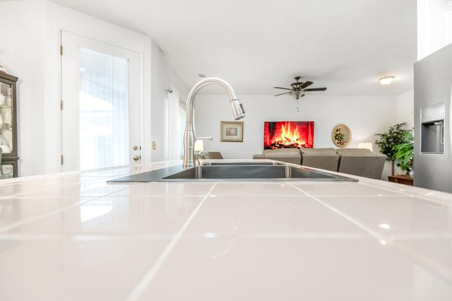 1833 Arneis Avenue, Tulare, CA 93274