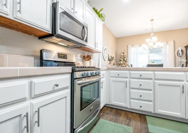 1833 Arneis Avenue, Tulare, CA 93274