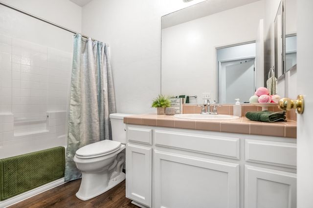 1833 Arneis Avenue, Tulare, CA 93274