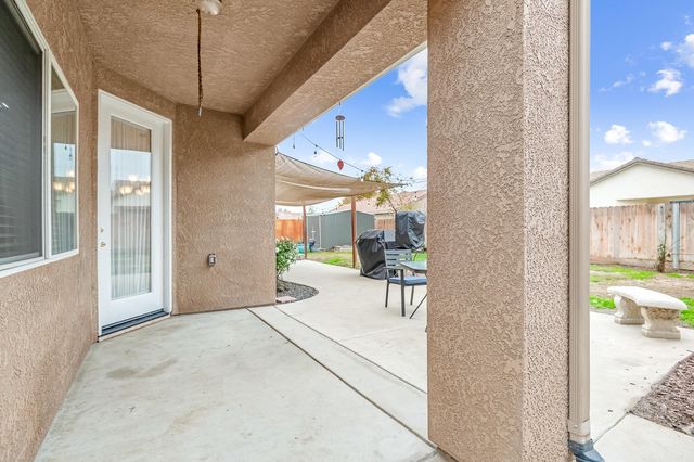 1833 Arneis Avenue, Tulare, CA 93274