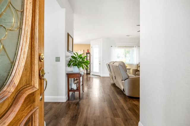 1833 Arneis Avenue, Tulare, CA 93274