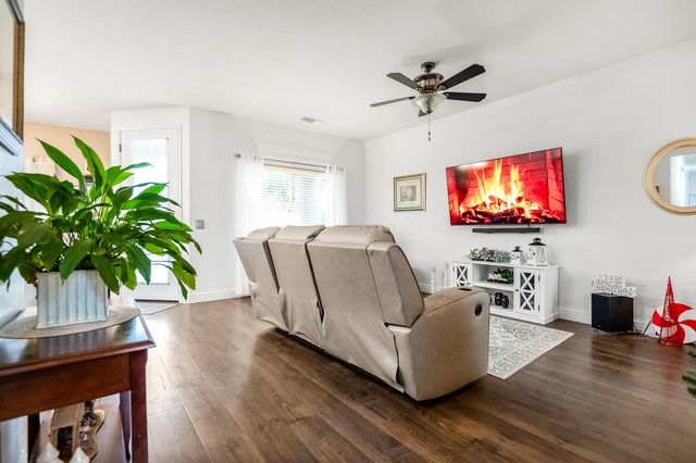 1833 Arneis Avenue, Tulare, CA 93274