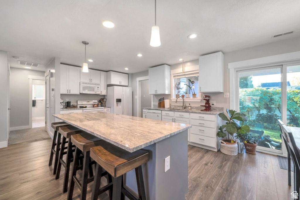 Image 7 of property listing at 276 E SPENCER WAY, Farmington, UT 84025
