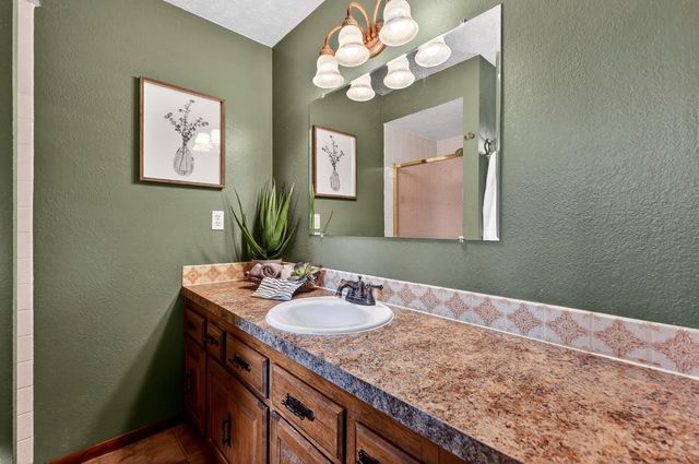 9806 N Seminole Dr, Spokane, WA 99208