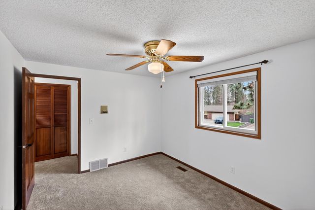 9806 N Seminole Dr, Spokane, WA 99208