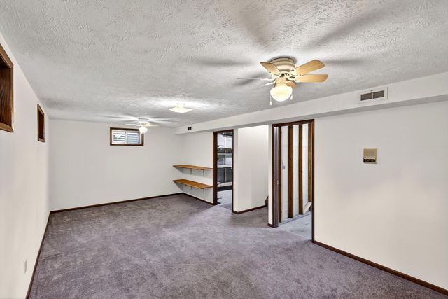 9806 N Seminole Dr, Spokane, WA 99208